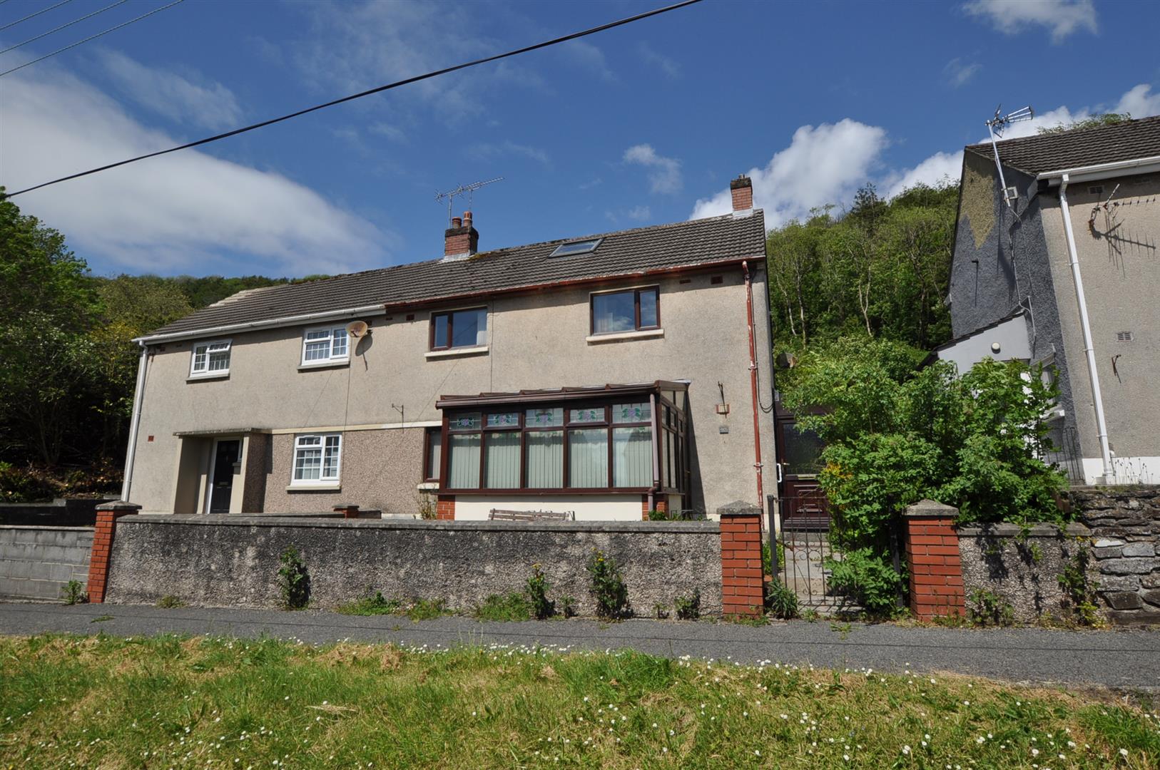 Llanmiloe Estate, Llanmiloe, Carmarthen Terry Thomas & Co Estate